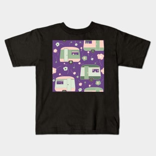 Repeat pattern of vintage caravans and daisies in pastel pinks and greens on purple Kids T-Shirt